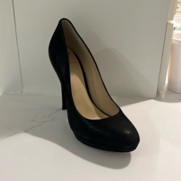 Brian Atwood Black Sueded Sculpted Platform Pump 37.5 - Picture 1 of 9